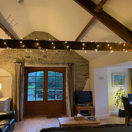 Norburton Hall Cottages บริดพอร์ต ภายนอก รูปภาพ